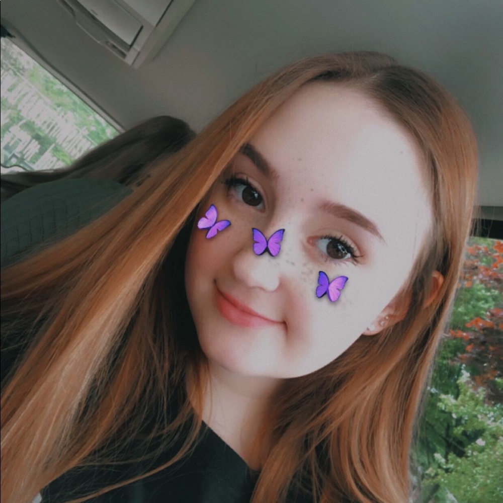 Meet your Posher, Emily - Picture 1 of 1